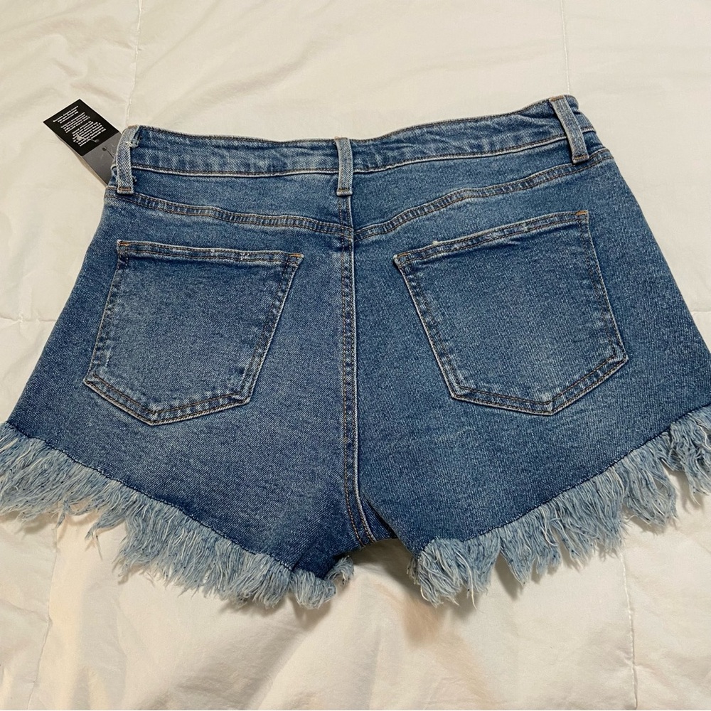 Frayed Hem Jean Shorts - Picture 12 of 13
